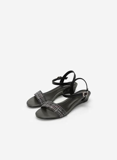 Giày Sandal Quai Ngang - SDX 0407 - Màu Đen