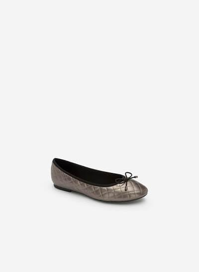 Giày Búp Bê Nhấn Chỉ Nổi Hình Học Ánh Metallic - GBB 0410 - Màu Xám Khói Đậm