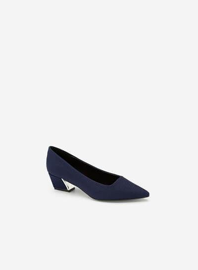 Giày Bít Mũi Nhọn Satin Vân - BMN 0399 - Màu Xanh Navy
