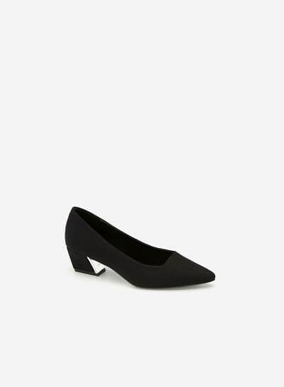 Giày Bít Mũi Nhọn Satin Vân - BMN 0399 - Màu Đen