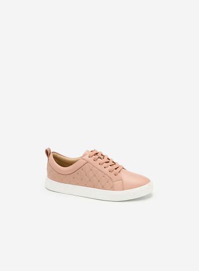 Giày Sneaker Chần Bông Đính Kim Loại - SNK 0026 - Màu Hồng