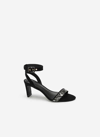 Giày Sandal Đế Dẹt Ankle Strap Vân Da Rắn - SDN 0674 - Màu Đen