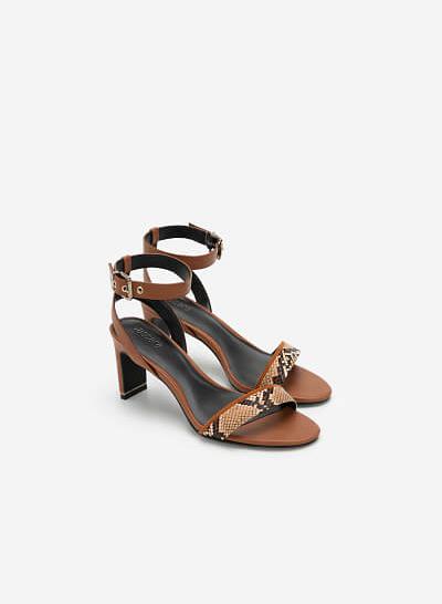 Giày Sandal Đế Dẹt Ankle Strap Vân Da Rắn - SDN 0674 - Màu Nâu - VASCARA