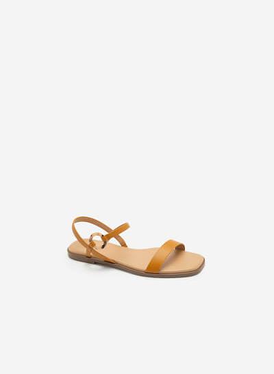 Giày Sandal Phối Khóa Tròn - SDK 0311 - Màu Vàng