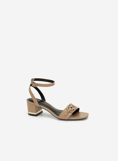 Giày Sandal Cao Gót Quai Cài Khuy Tròn Cẩm Thạch - SDN 0649 - Màu Be Đậm