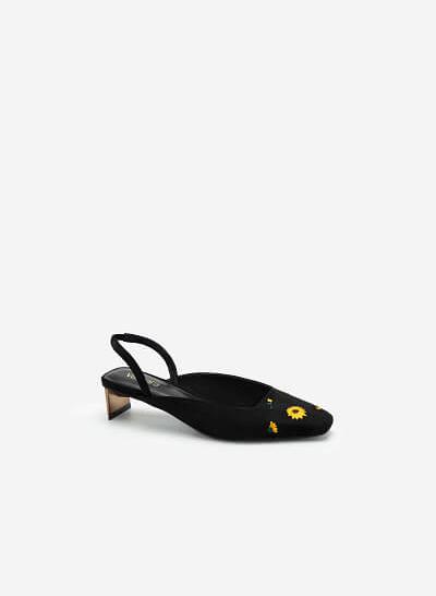 Giày Slingback Thêu Hoa Cúc - BMN 0453 - Màu Đen