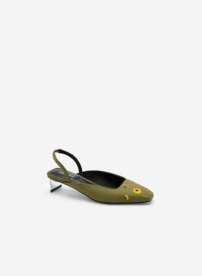 Giày slingback thêu hoa cúc - BMN 0453 - Màu xanh lá - VASCARA