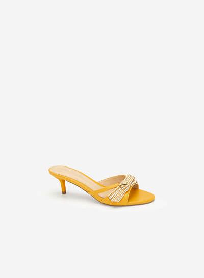 Guốc Gót Nhọn Phối Nơ Caro - GNN 0141 - Màu Vàng