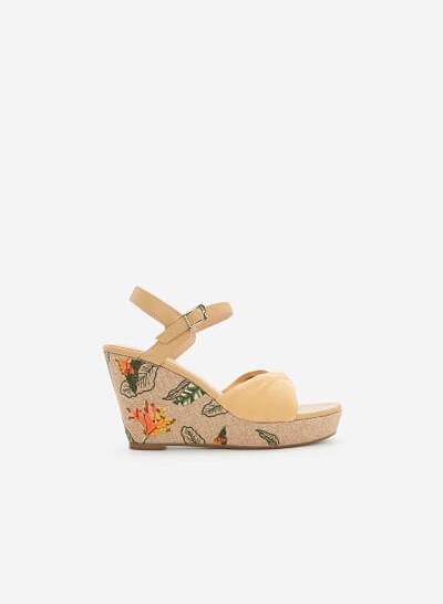Giày Đế Xuồng Satin Thêu Họa Tiết Nhiệt Đới - SDX 0422 - Màu Be