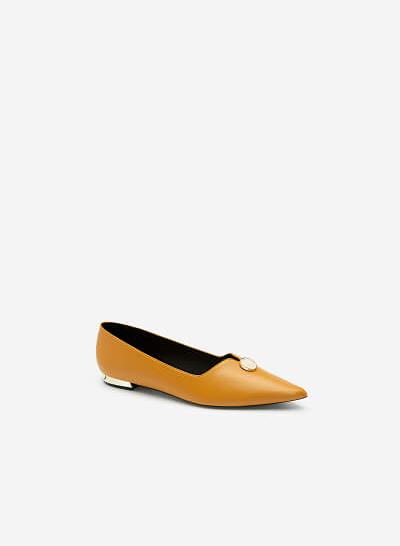 Giày Bít Mũi Nhọn Cut - Out Đính Đá Marble - BMN 0482 - Màu Vàng Đậm