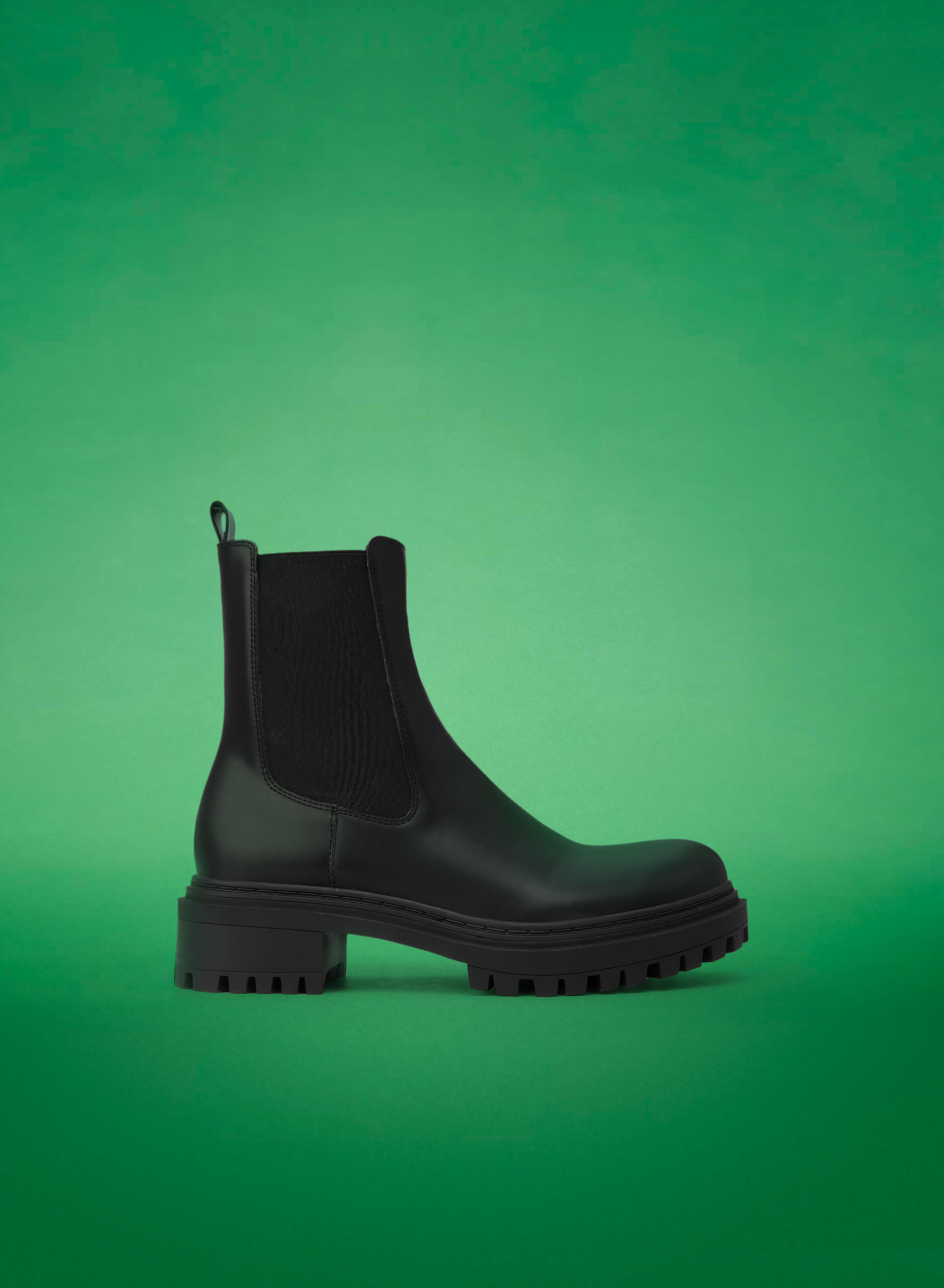Chelsea Boots Cổ Vừa Lug-Sole - Bot 0907 - Màu Đen | Vascara