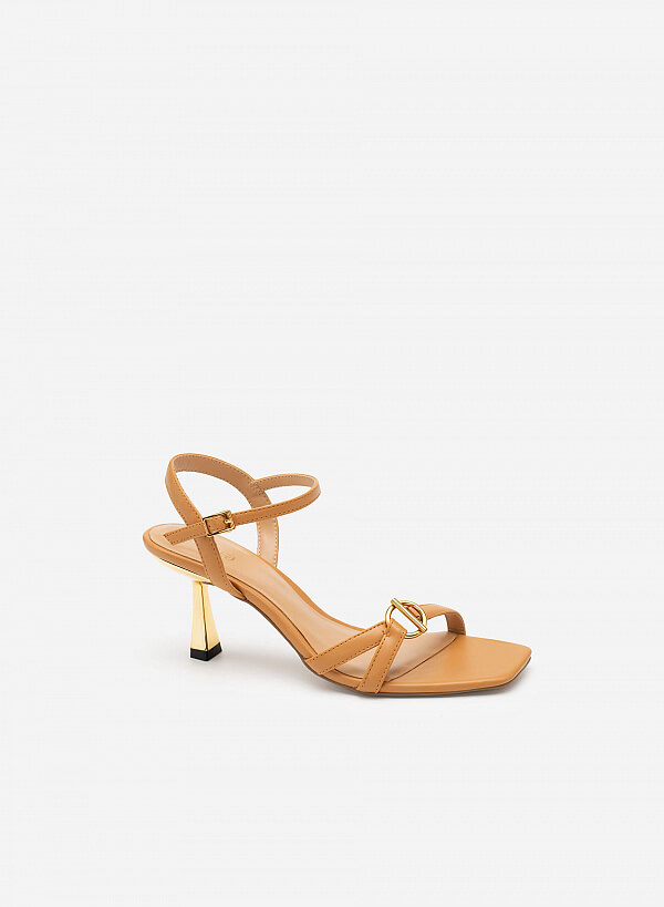 Giày Sandal Quai Phối Khóa Tròn Hiện Đại - SDN 0688 - Màu Be