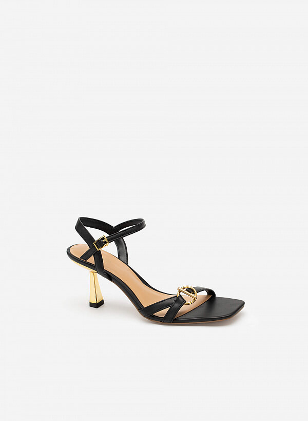 Giày sandal quai phối khóa tròn hiện đại - SDN 0688 - Màu đen