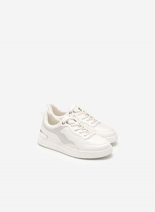 [Ưu Đãi Đặc Biệt 40%] Giày sneaker gót đính metallic phối da hologram - SNK 0038 - Màu trắng - VASCARA