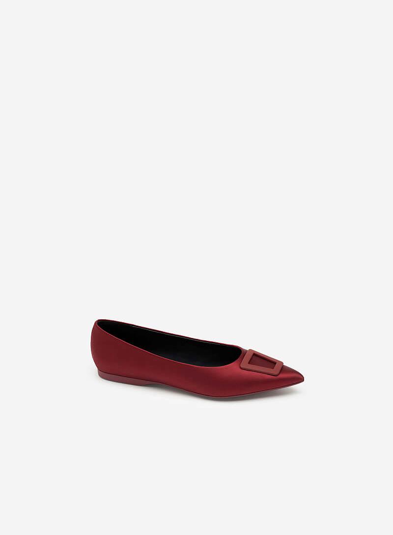 Giày Mũi Nhọn Satin Trang Trí Khóa Cài Trapezium - GBB 0420 - Màu Đỏ Đậm - vascara.com