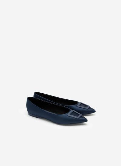 Giày Mũi Nhọn Satin Trang Trí Khóa Cài Trapezium - GBB 0420 - Màu Xanh Navy - VASCARA