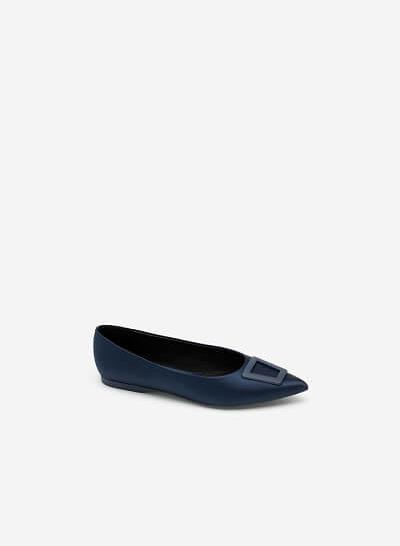 Giày Mũi Nhọn Satin Trang Trí Khóa Cài Trapezium - GBB 0420 - Màu Xanh Navy