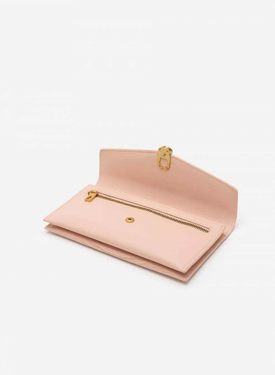 Ví dự tiệc envelope vân cá sấu khóa cài metallic - WAL 0208 - Màu hồng nhạt - vascara.com