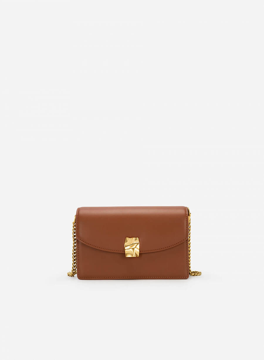 Túi đeo chéo khóa kim loại geometric - SHO 0191 - Màu nâu - vascara.com