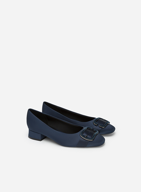 Giày Bít Satin Phối Khóa Kim Loại Nhung - BMN 0550 - Màu Xanh Navy - VASCARA