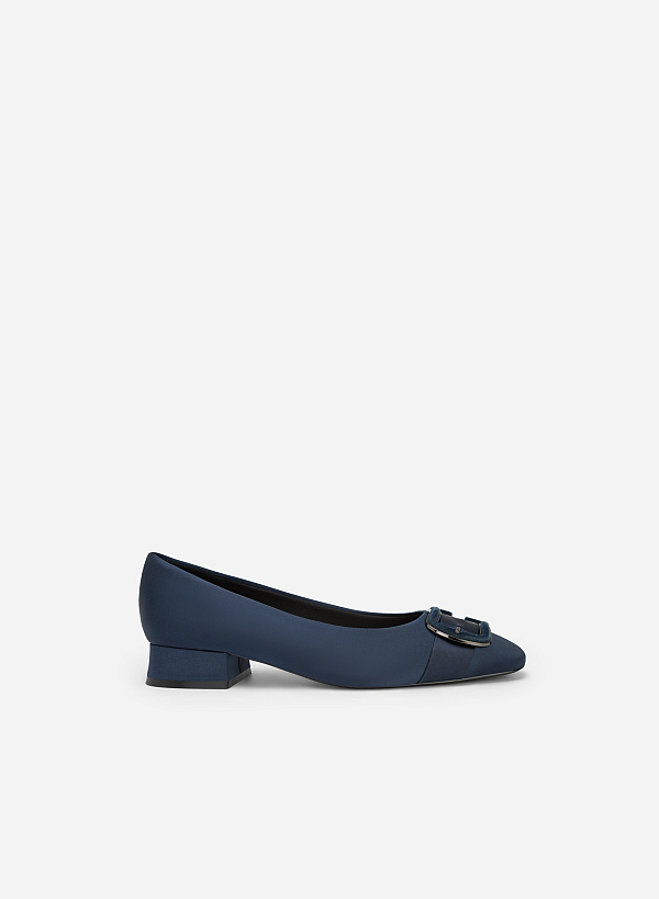 Giày Bít Satin Phối Khóa Kim Loại Nhung - BMN 0550 - Màu Xanh Navy - VASCARA