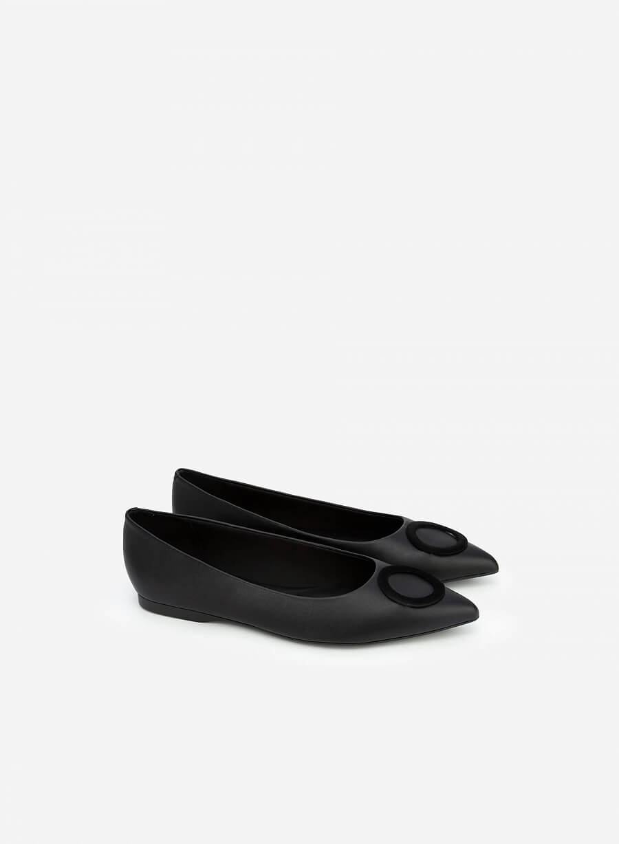 Giày bít mũi nhọn đính khóa tròn - GBB 0423 - Màu đen - vascara.com