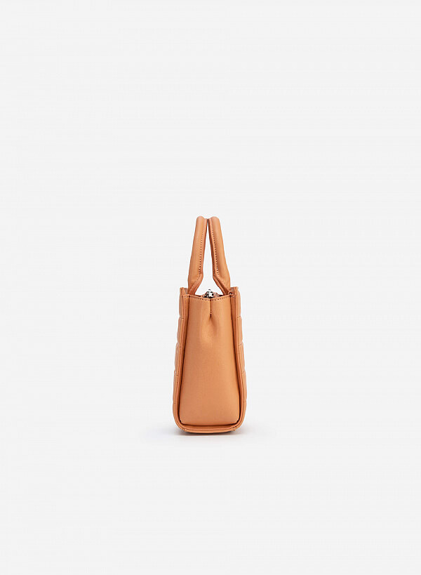 Túi Tote Viền Chỉ Nổi Caro Phối Chần Bông - TOT 0081 - Màu Cam Nhạt - VASCARA