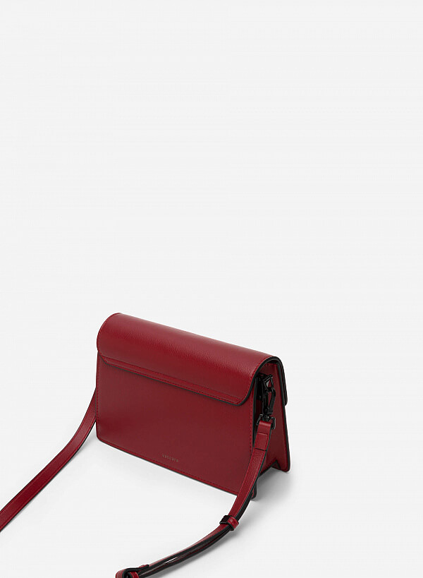 Túi đeo chéo khóa tạo kiểu chữ v - SHO 0200 - Màu đỏ đậm - VASCARA