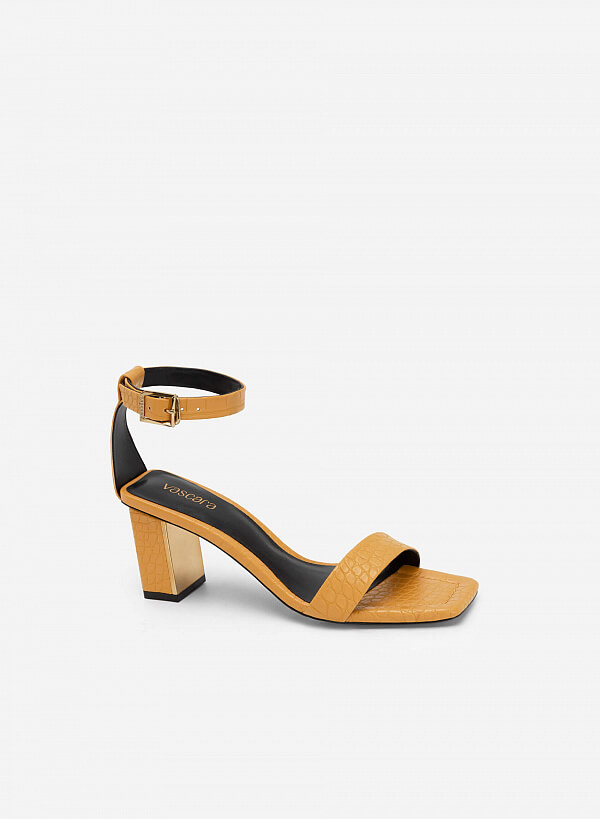 Giày Ankle Strap Vân Da Cá Sấu Gót Trụ Phối Metallic - SDN 0713 - Màu Vàng