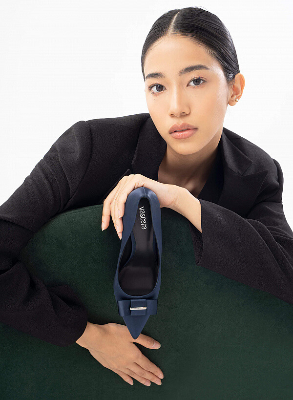 Giày bít mũi nhọn satin đính nơ - BMN 0504 - Màu xanh navy