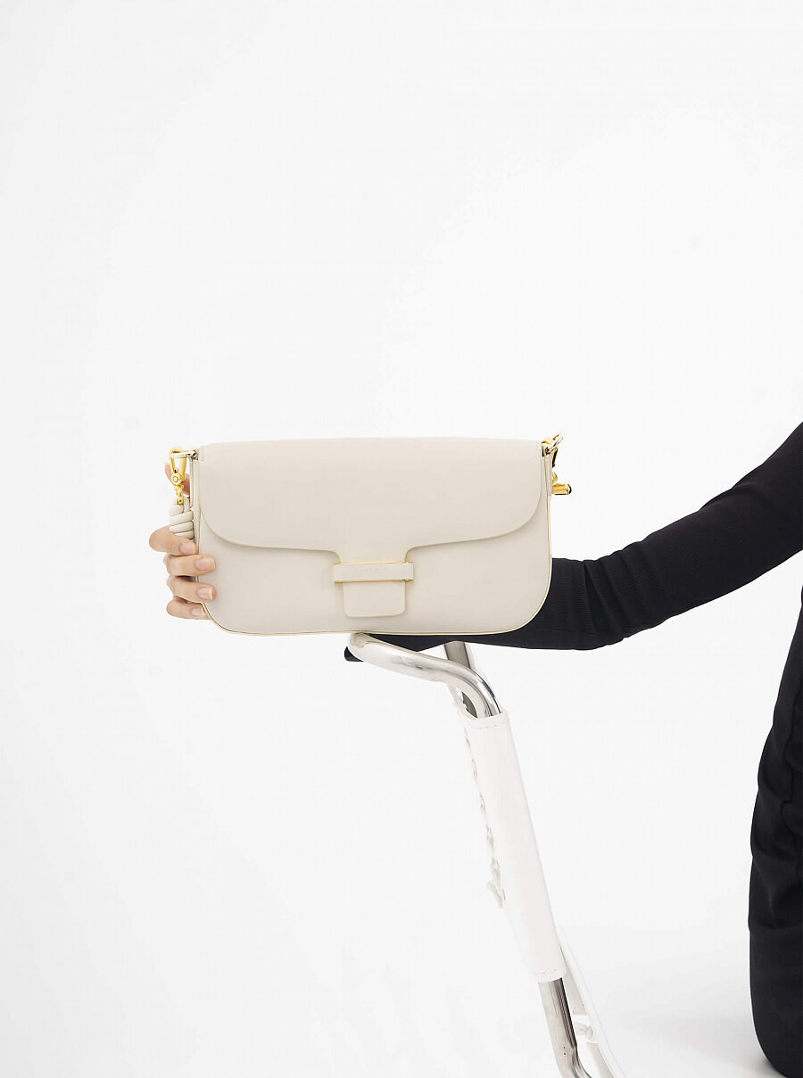 Túi xách leather quai cài khóa viền vàng kim - SAT 0295 - Màu be - vascara.com