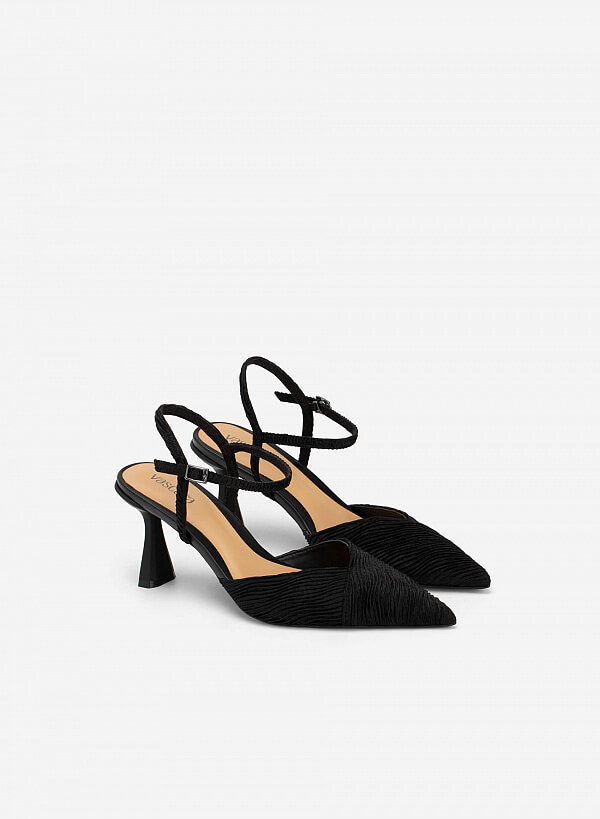 Giày Bít Mũi Nhọn Phối Vải Xếp Ly Spool Heel - BMN 0549 - Màu Đen - VASCARA