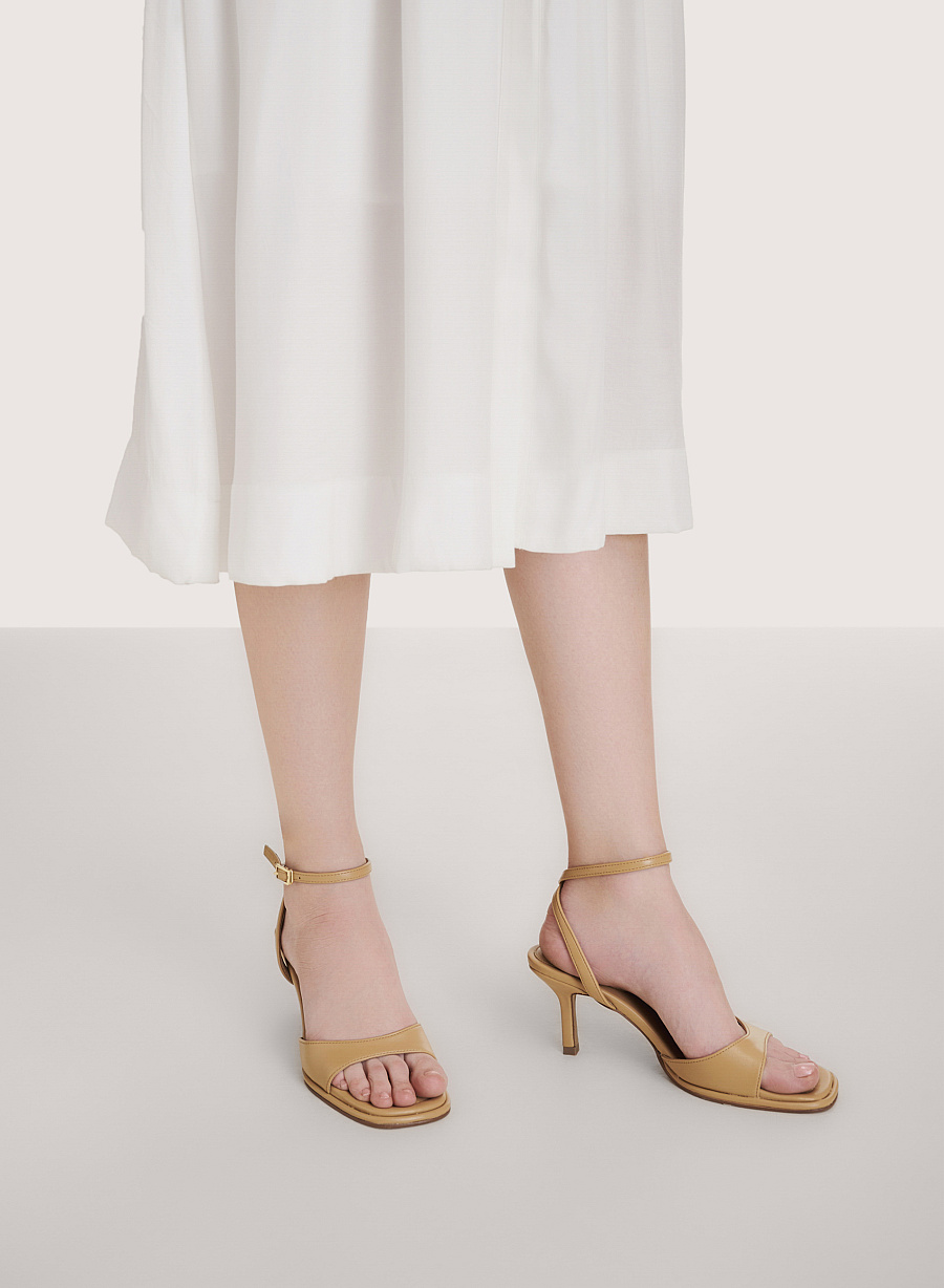 Sandal ankle strap nhấn đệm lót giày may chần - SDN 0753 - Màu be - vascara.com