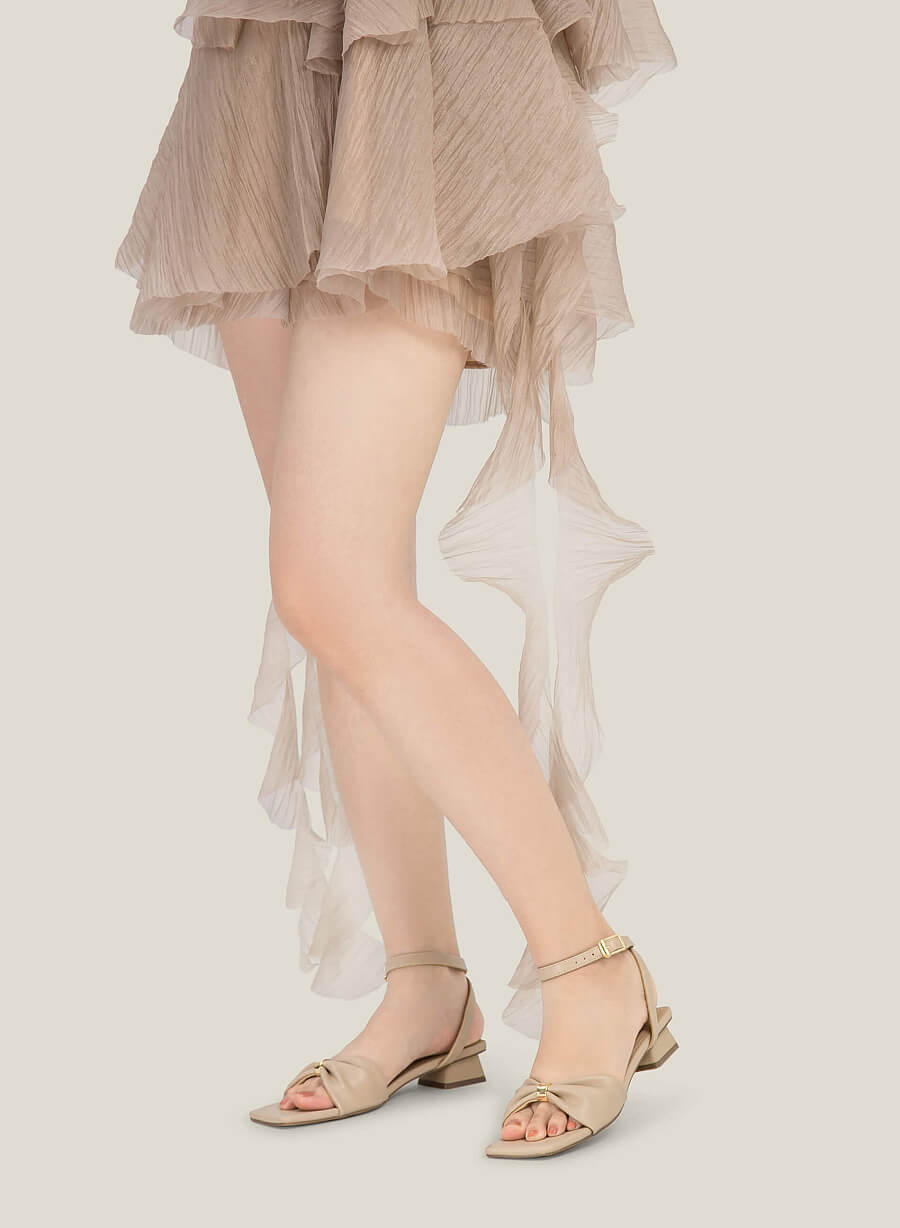 Giày sandal nhấn quai nơ cách điệu - SDN 0757 - Màu be - vascara.com