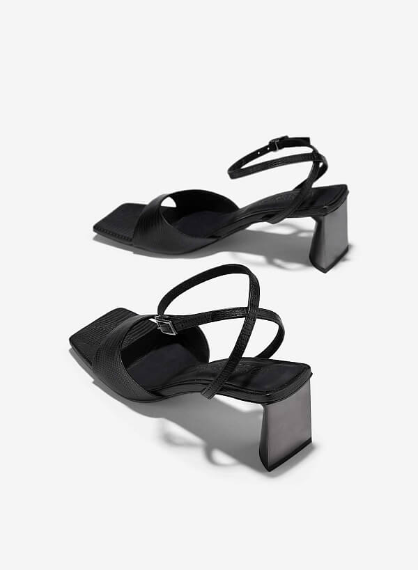 Giày sandal ankle strap nhấn gót hình khối hiệu ứng aluminium - SDN 0778 - Màu đen - VASCARA