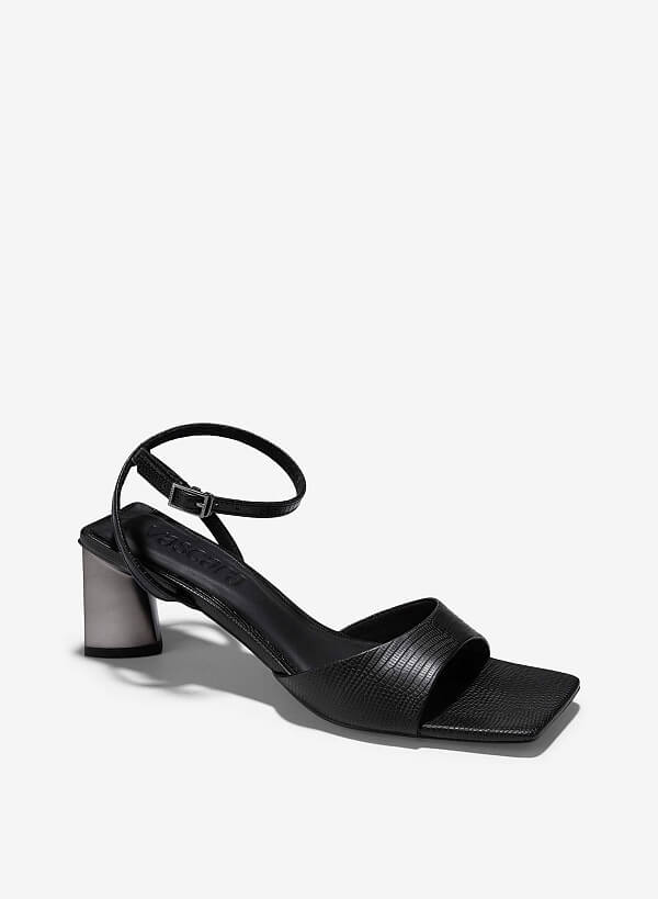 Giày sandal ankle strap nhấn gót hình khối hiệu ứng aluminium