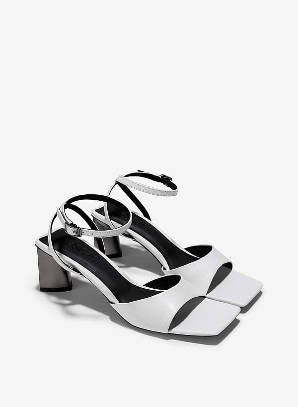 Giày sandal ankle strap nhấn gót hình khối hiệu ứng aluminium - SDN 0778 - Màu trắng - VASCARA