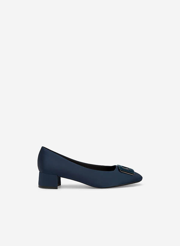 Giày Bít Mũi Satin Đính Khóa Kim Loại Phủ Nhung - BMN 0584 - Màu Xanh Navy - VASCARA