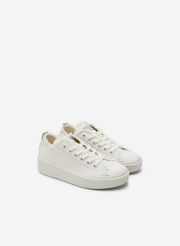 Giày sneaker vải trang trí viền tua rua - SNK 0060 - Màu trắng - VASCARA