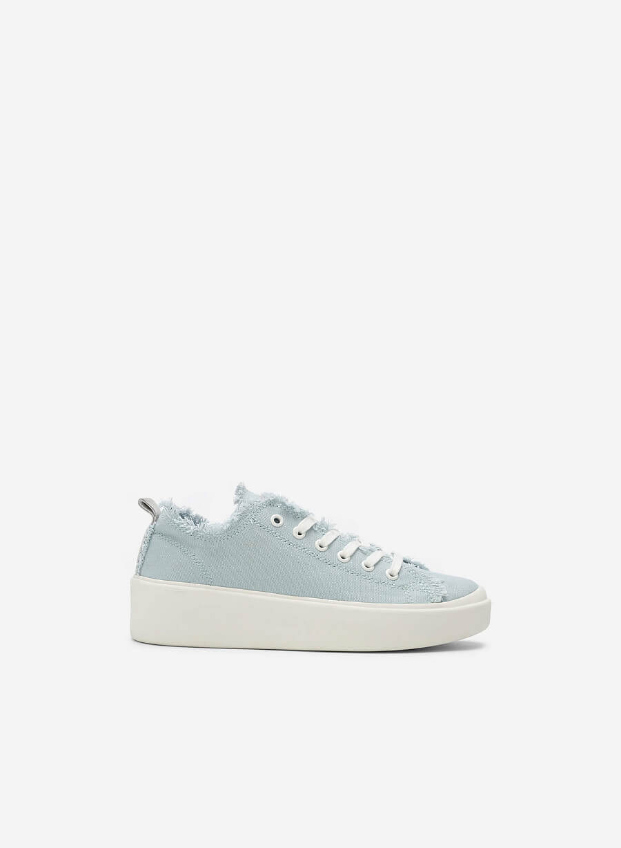 Giày sneaker vải trang trí viền tua rua - SNK 0060 - Màu xanh da trời - vascara.com