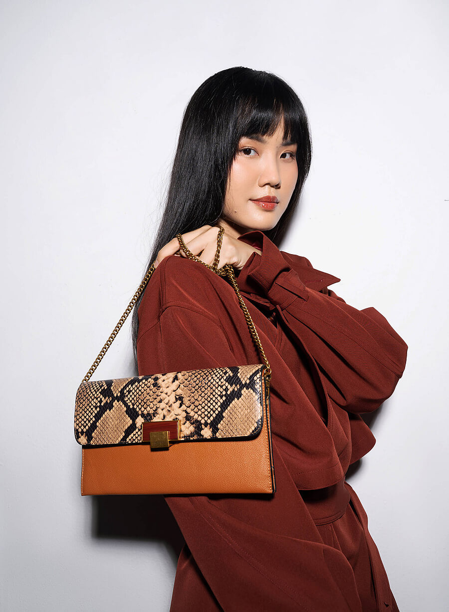 Ví Dự Tiệc Nắp Gập Họa Tiết Vân Da Rắn - CLU 0094 - Màu Nâu - vascara.com