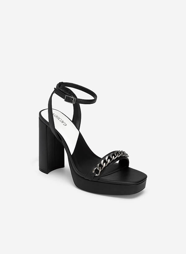 Sandal ankle strap nhấn dây xích trang trí