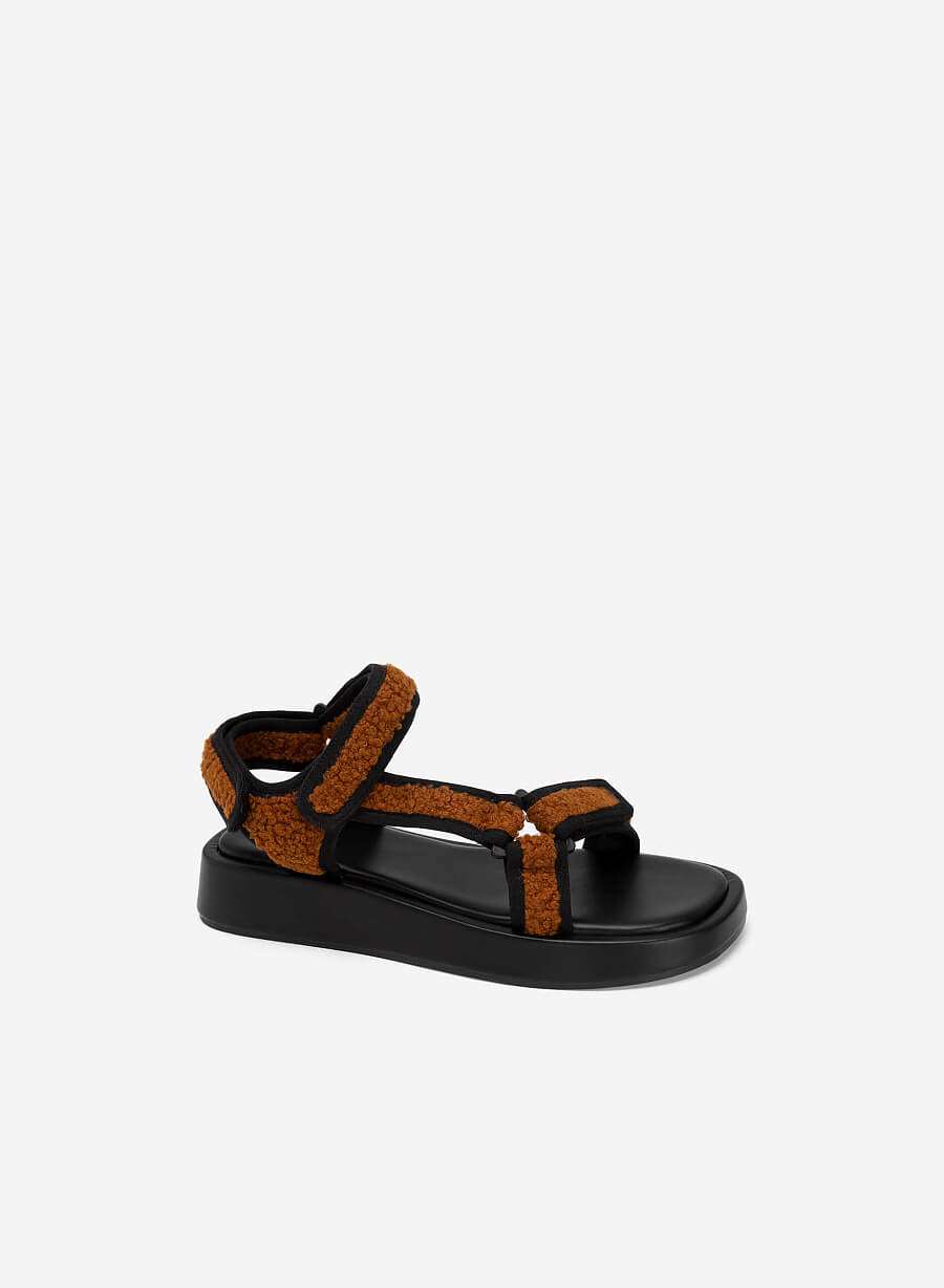 Sandal đế bánh mì phối vải lông - SDK 0329 - Màu đen - vascara.com