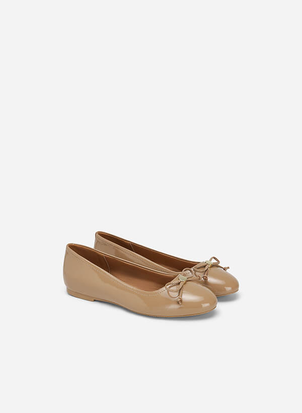 Metal Bow Tie Décor Round Toe Ballerinas - SLI 0427 - Dark Beige - VASCARA
