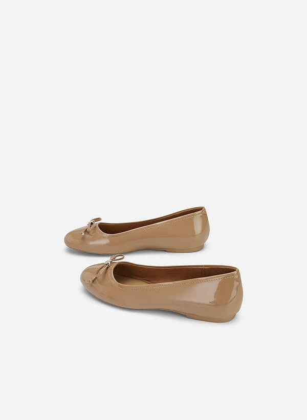 Metal Bow Tie Décor Round Toe Ballerinas - SLI 0427 - Dark Beige - VASCARA