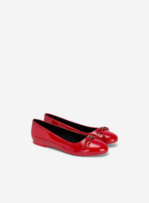 Metal Bow Tie Décor Round Toe Ballerinas - SLI 0427 - Red - VASCARA