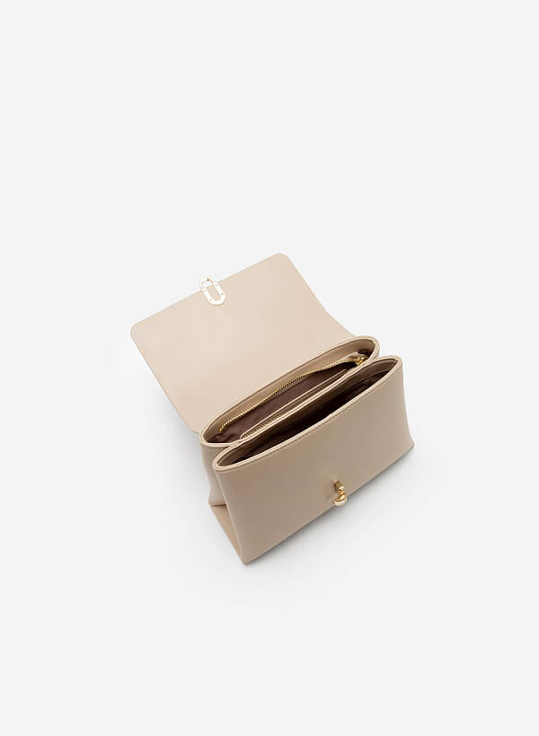 Metal Décor Locker Handbag - SAC 0309 - Cream - VASCARA