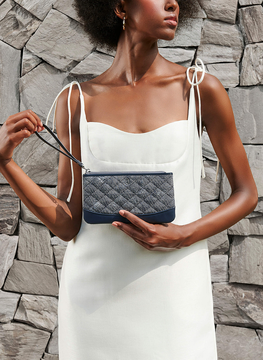 Ví Cầm Tay Chần Bông Caro - WAL 0268 - Màu Xanh Navy - vascara.com