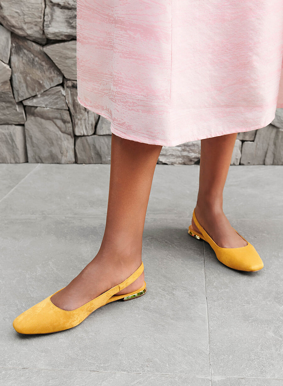 Giày slingback microfiber nhấn gót si - BMN 0572 - Màu vàng - vascara.com