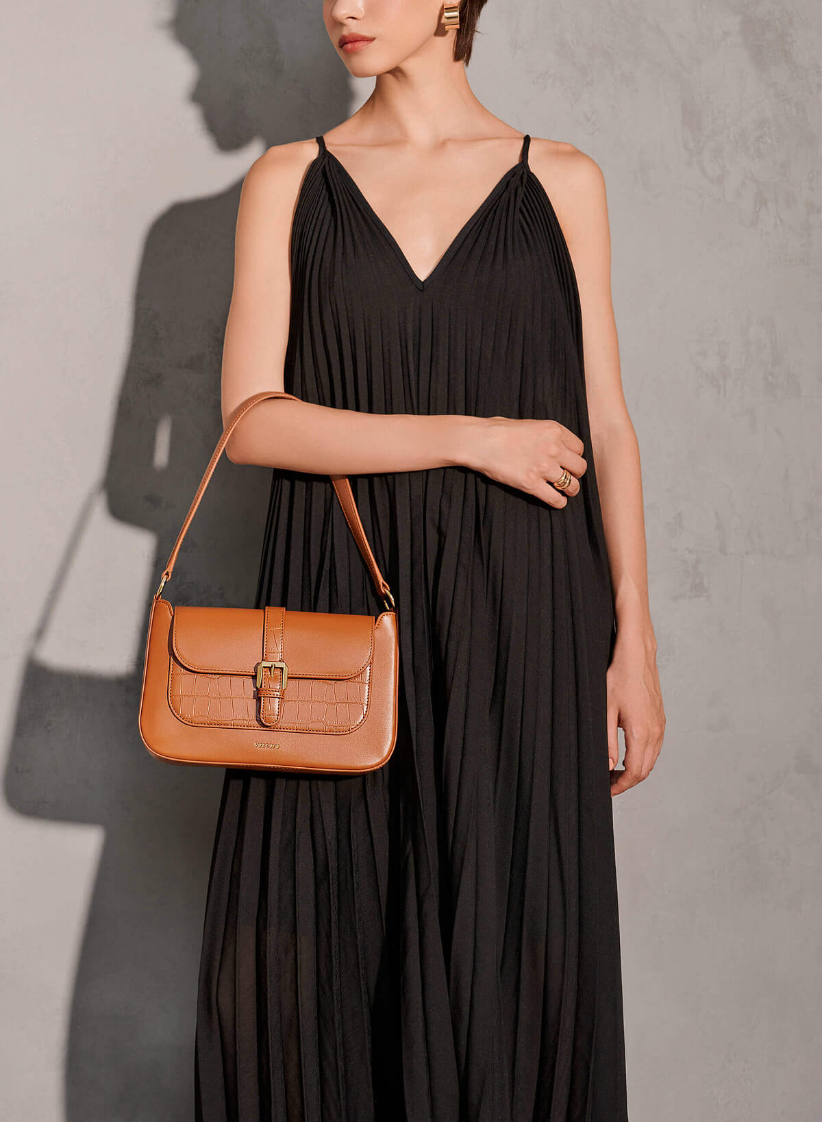 Metal Clasp Handbag - SAC 0319 - Brown - vascara.com